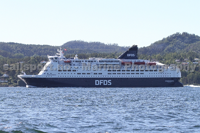 Crown_Seaways_DFDS_1.jpg